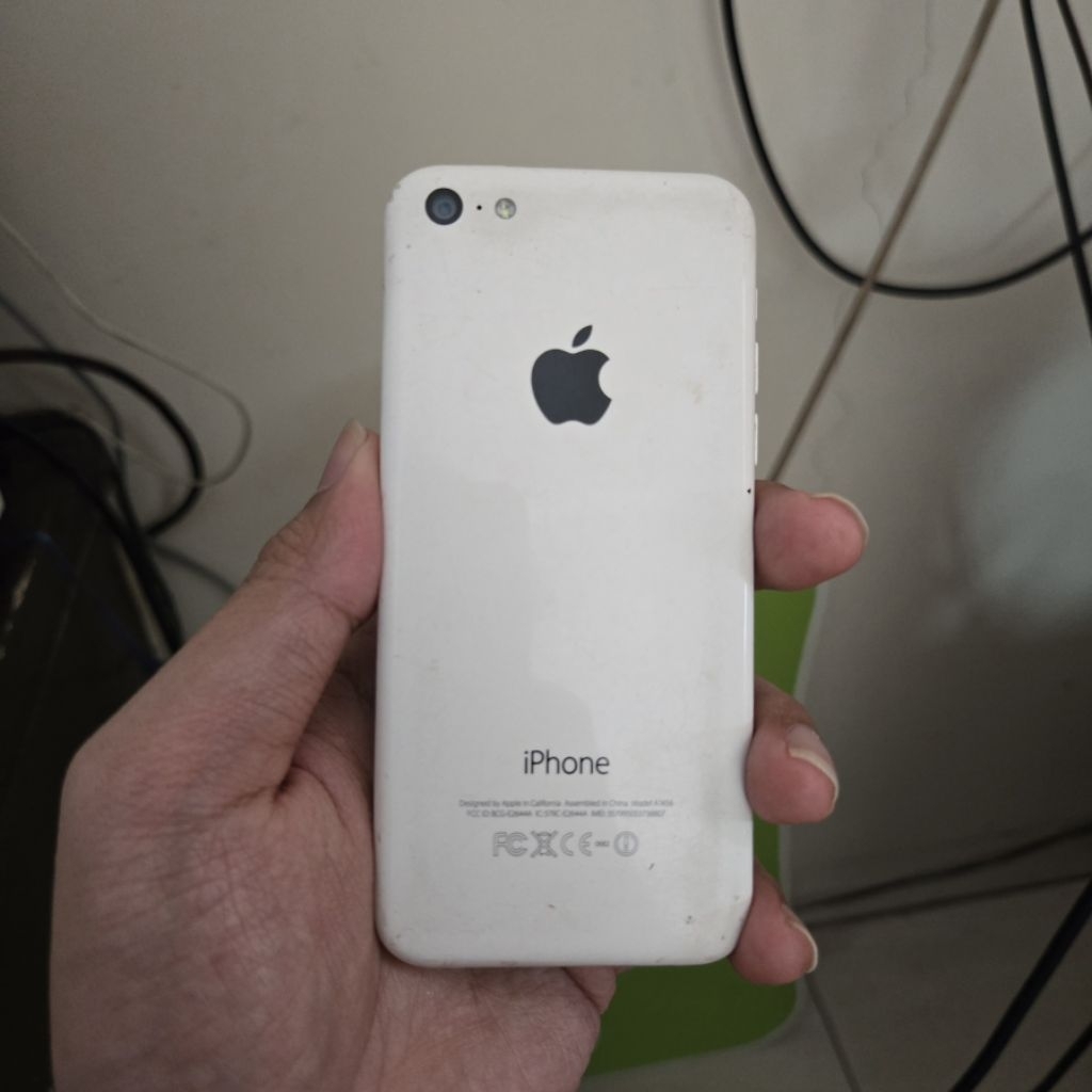 sparepart iPhone 5C putih ( LCD , mesin , Housing ) kondisi baca deskripsi