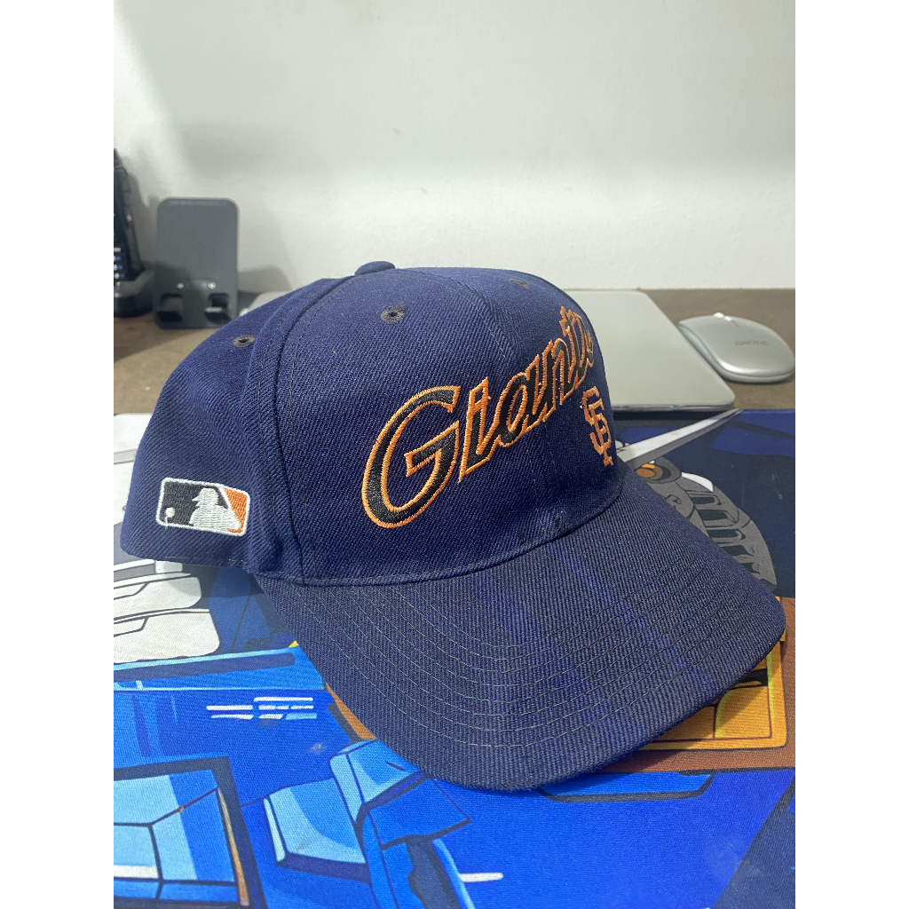 VINTAGE SAN FRANSISCO GIANT SPORTSPECIALTIES (TOPI)