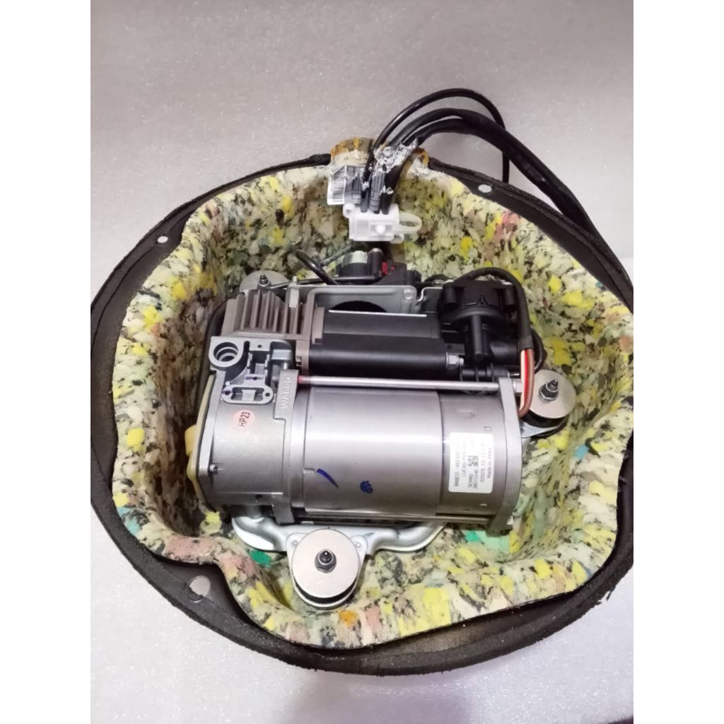 Kompresor Air Suspension Mobil Land Rover Range Original 26071548