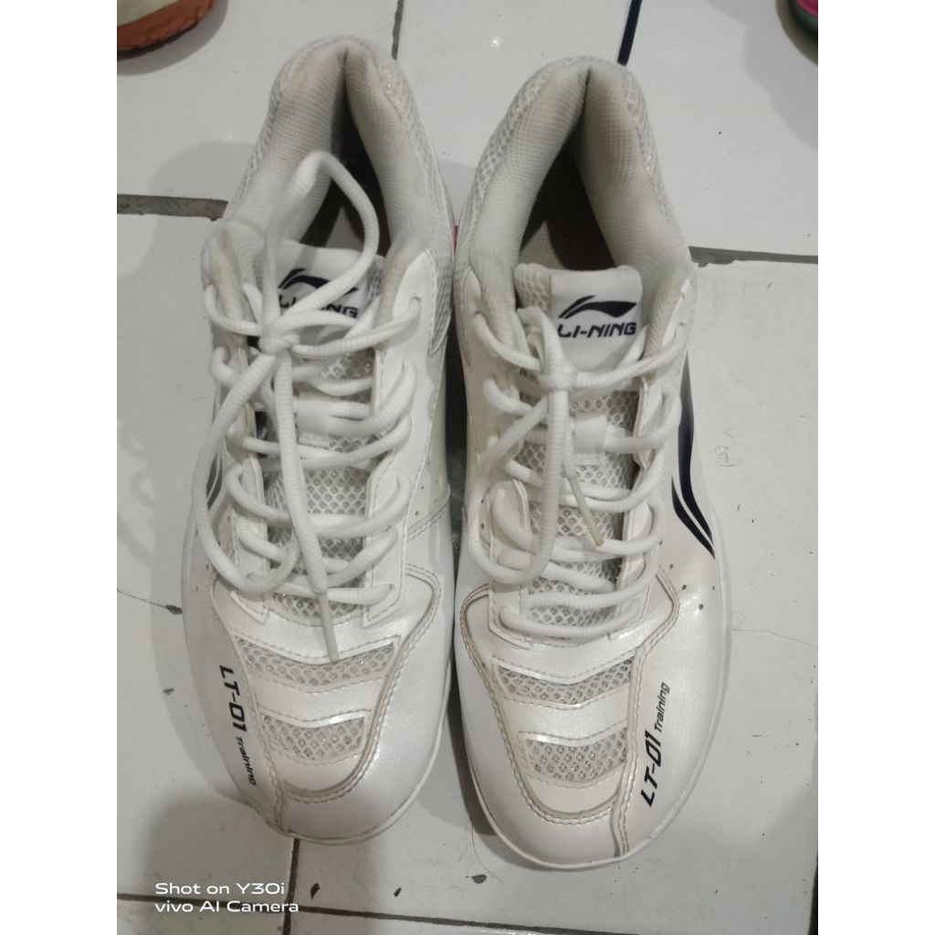 Sepatu Lining LT-01 Training