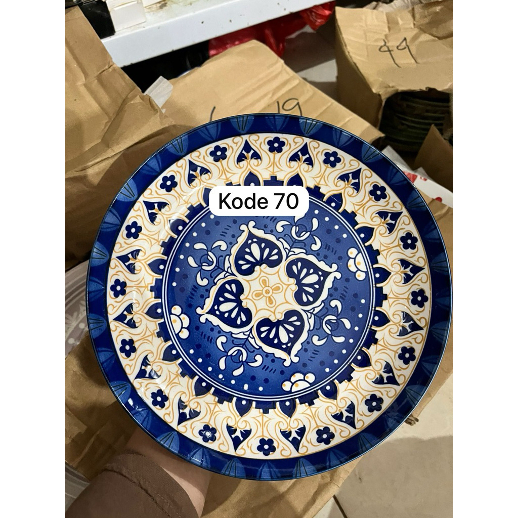 piring makan keramik kaibon mahkota lilia motif polos