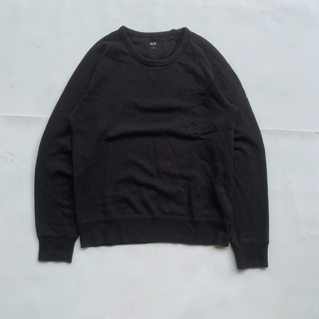 Uniqlo crewneck