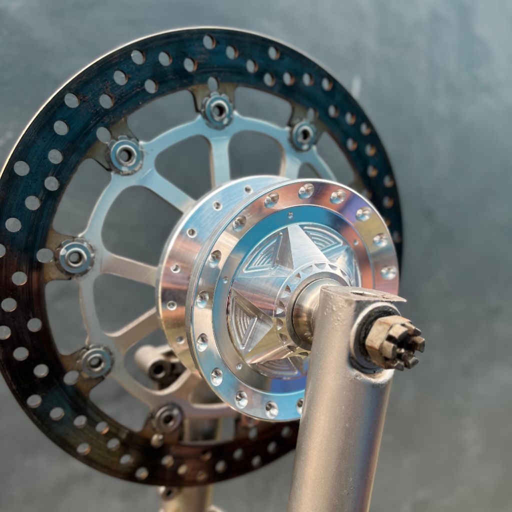 TROMOL DEPAN BILED ALUMUNIUM T6 SET DISC DUCATI EVO SILVER PNP SHOCK NINJA