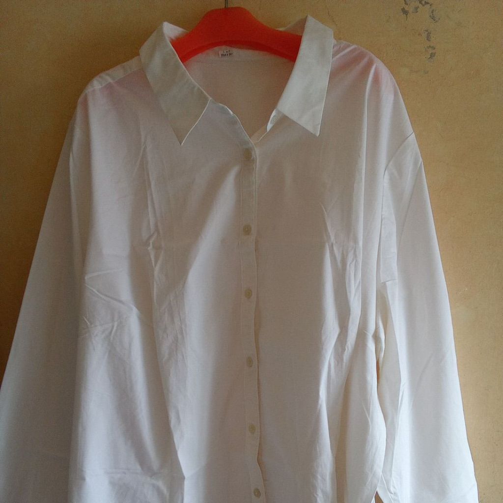Kemeja putih polos jumbo.Premium. Branded.