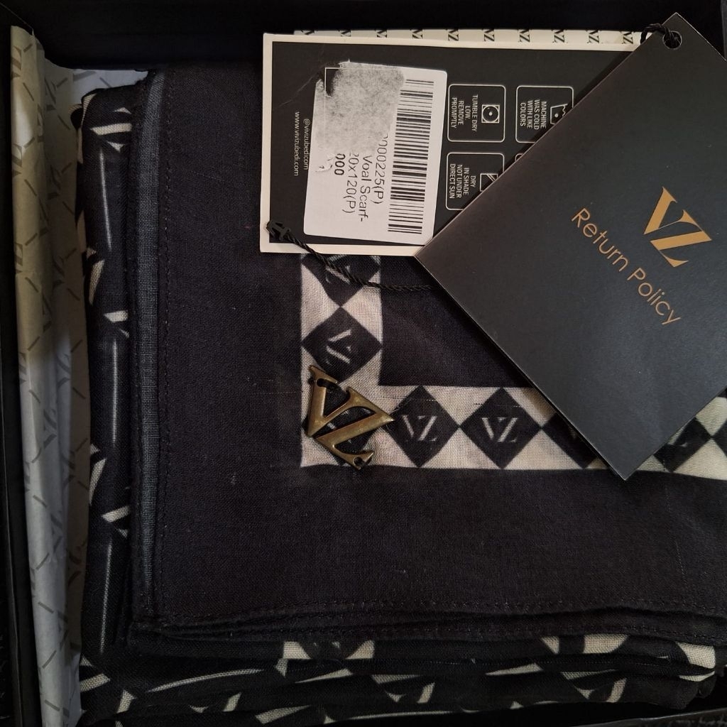 vivi zubedi lady scarf black with box preloved no ria miranda, bnb, zaskia sungkar, nada puspita, bu