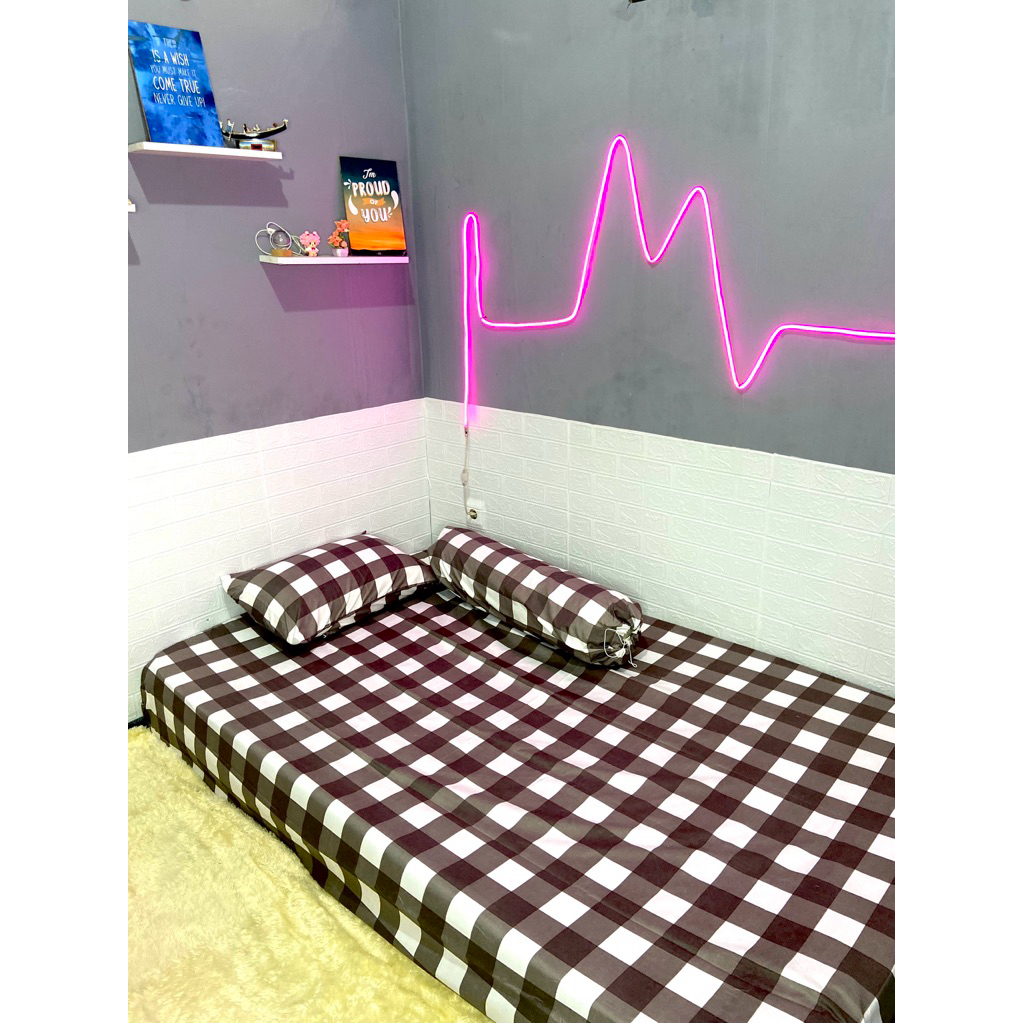 sprei set motif kotak coklat