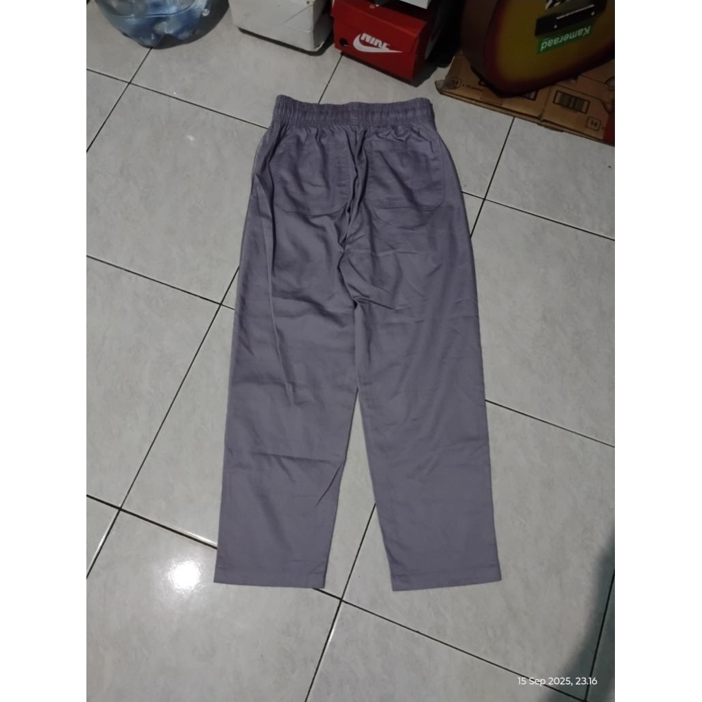 Preloved Celana Relaxed Ankle Pants Uniqlo Grey Second Original