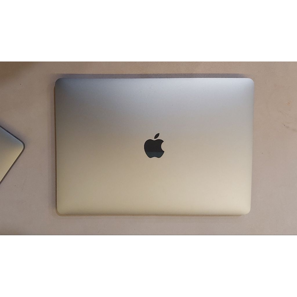 MacBook Pro M2 13 inch Silver Pemakaian Pribadi Second Preloved