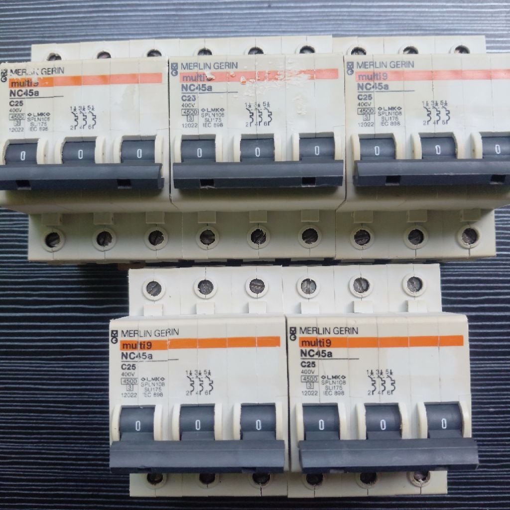 MCB 3PHASE Merlin Gerin Multi9 NC45a 25a/mcb 25 ampere 3phase MERLIN GERIN bekas murah