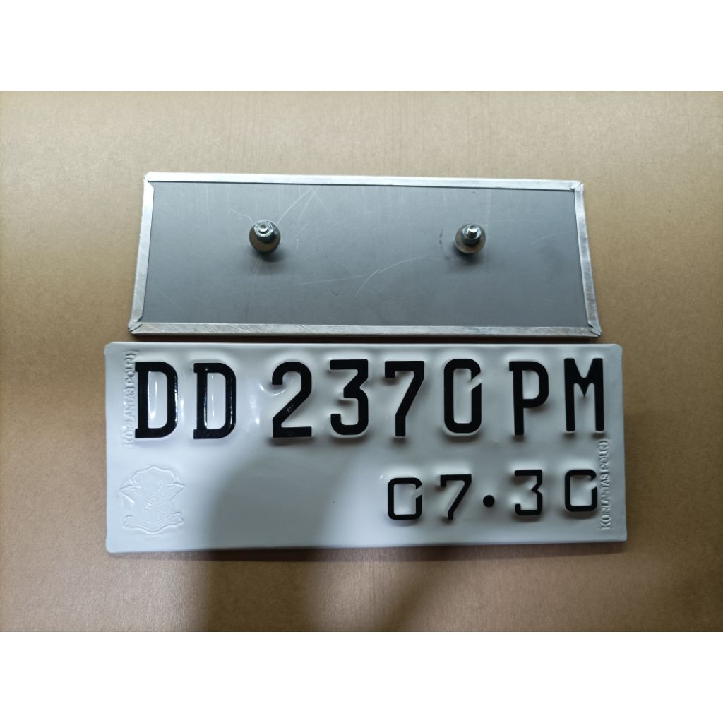 Plat Baut Tanam + Logo Baut Tanam motor