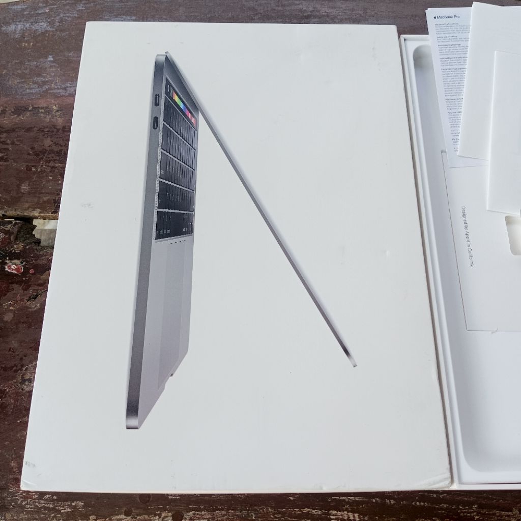 Dus Box Macbook Pro 13 inci A2159 Original Copotan