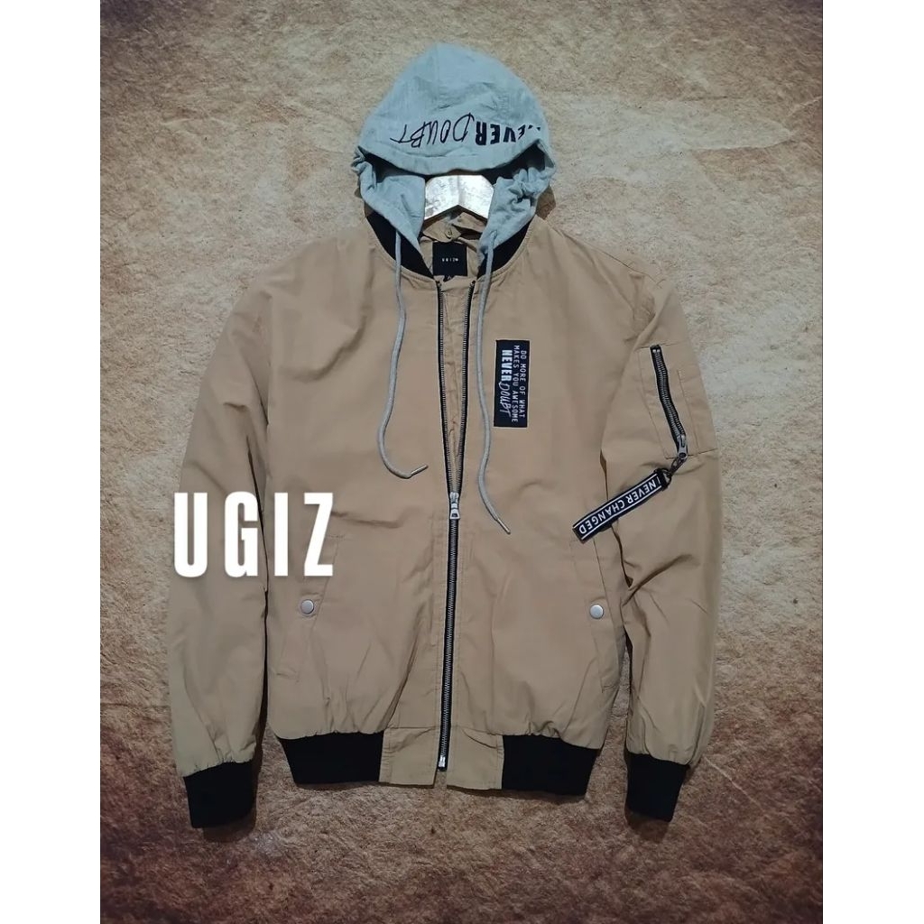 Jaket bomber berhoodie keren UGIZ second/bekas/preloved