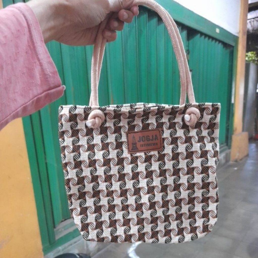 Tas Kanvas Monocrom Jogja tali sumbu