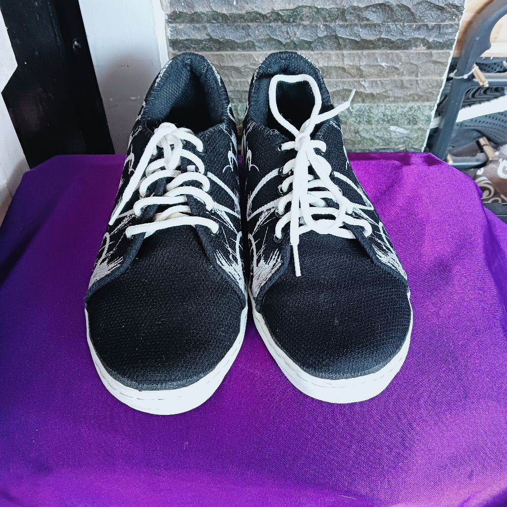 Sepatu old school, Sepatu Pria dan Wanita, Kasual BEKAS/SECOND Size 43