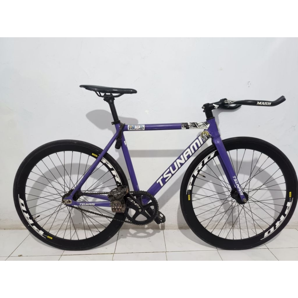 Sepeda fixie Tsunami SNM100