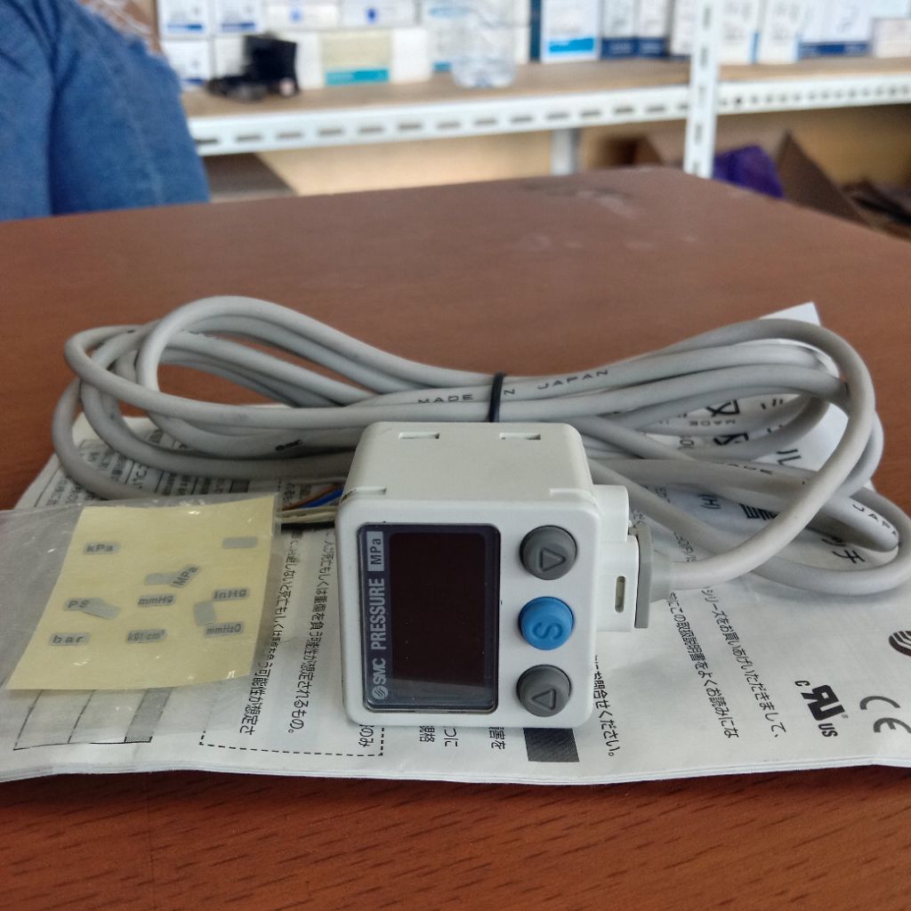 Pressure Switch SMC ISE80-02-S Original