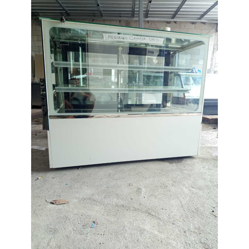 Chiller Cake Showcase 150cm Berkualitas