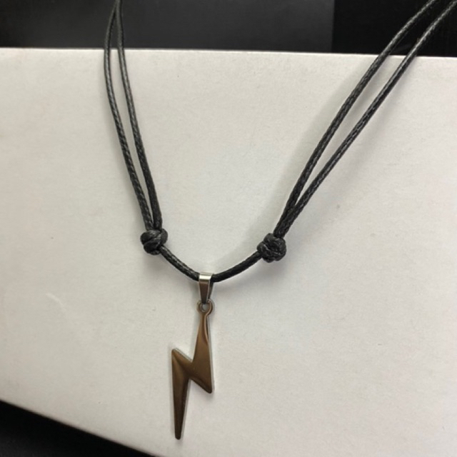 Kalung Titanium Simple Liontin Petir Anti Alergi