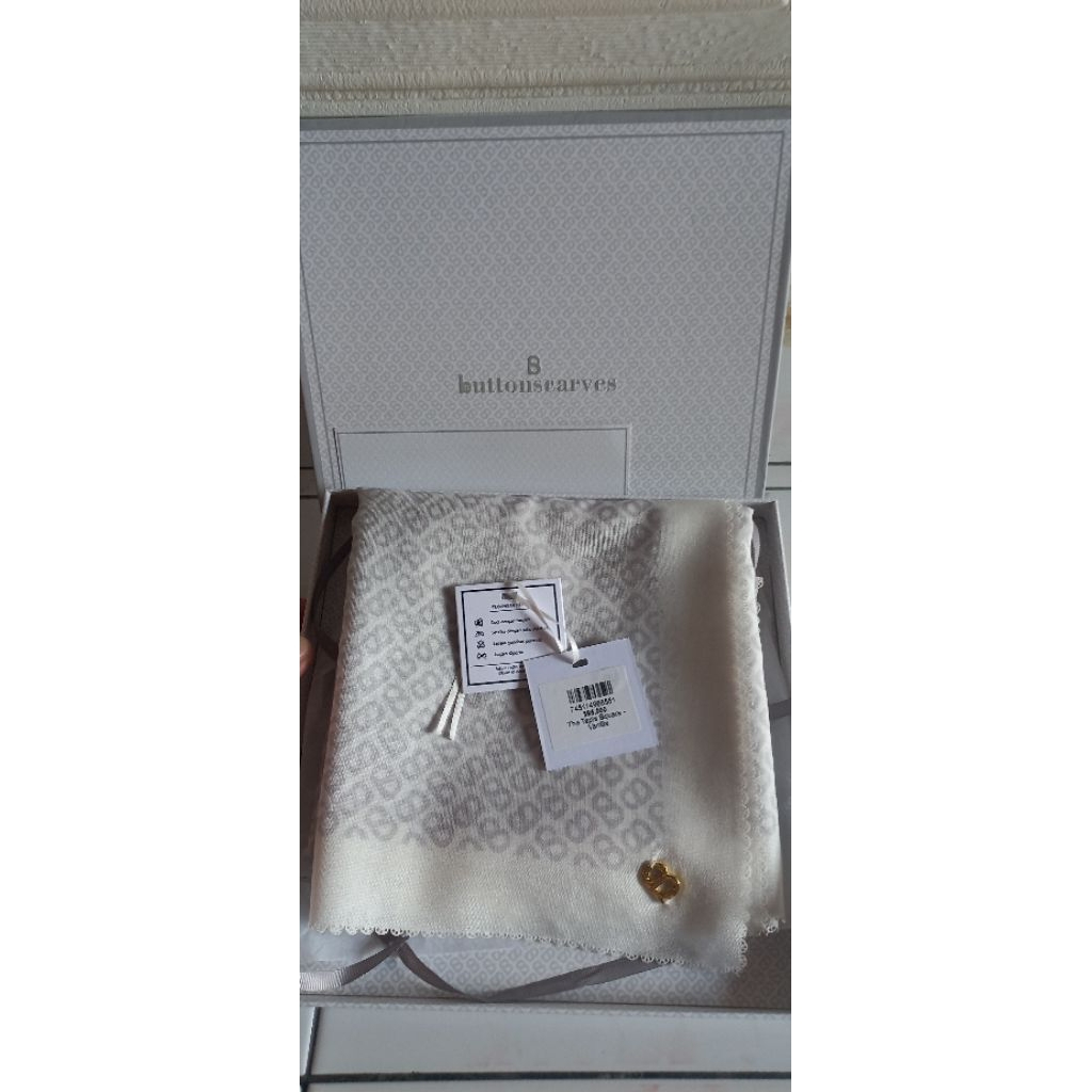 Buttonscarves - Tapis Vanilla