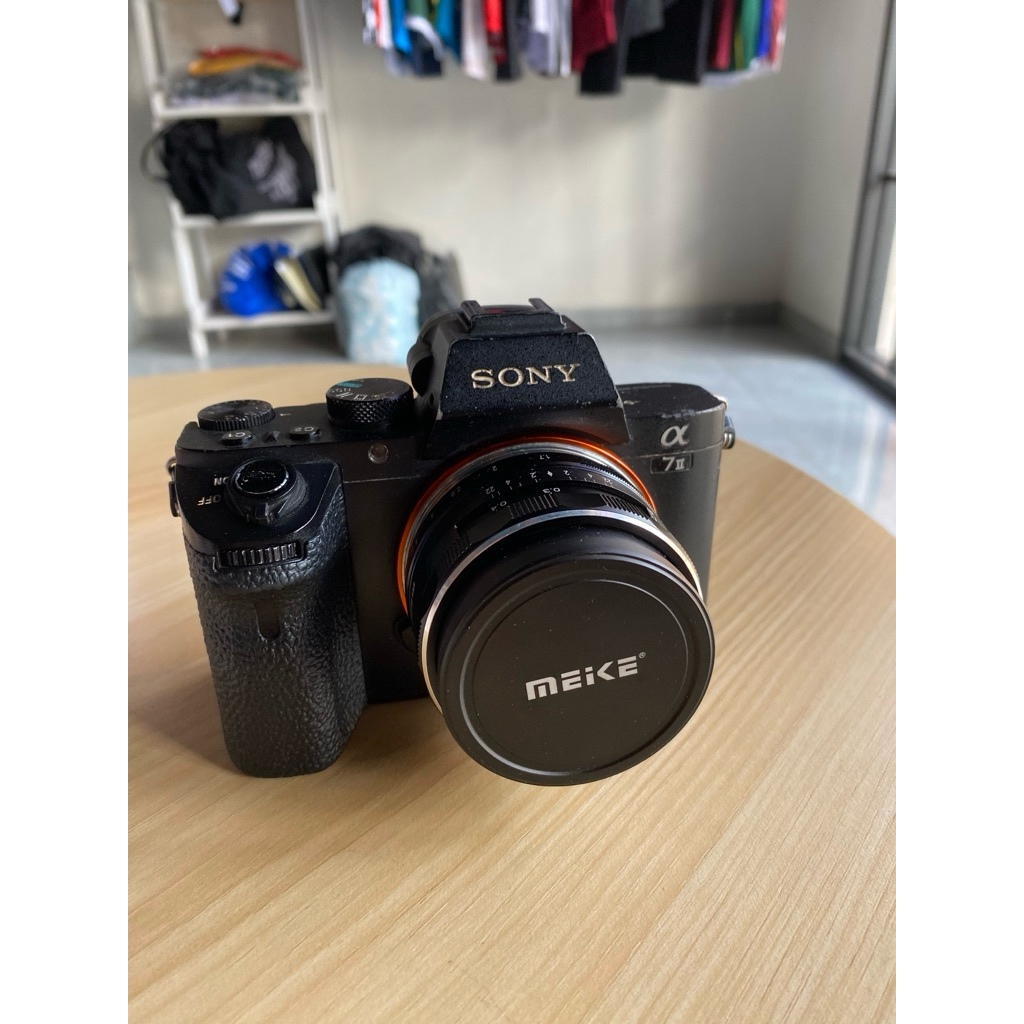 KAMERA MIRRORLESS SONY A7II MURAH + LENSA MANUAL MEIKE 35MM F1.7