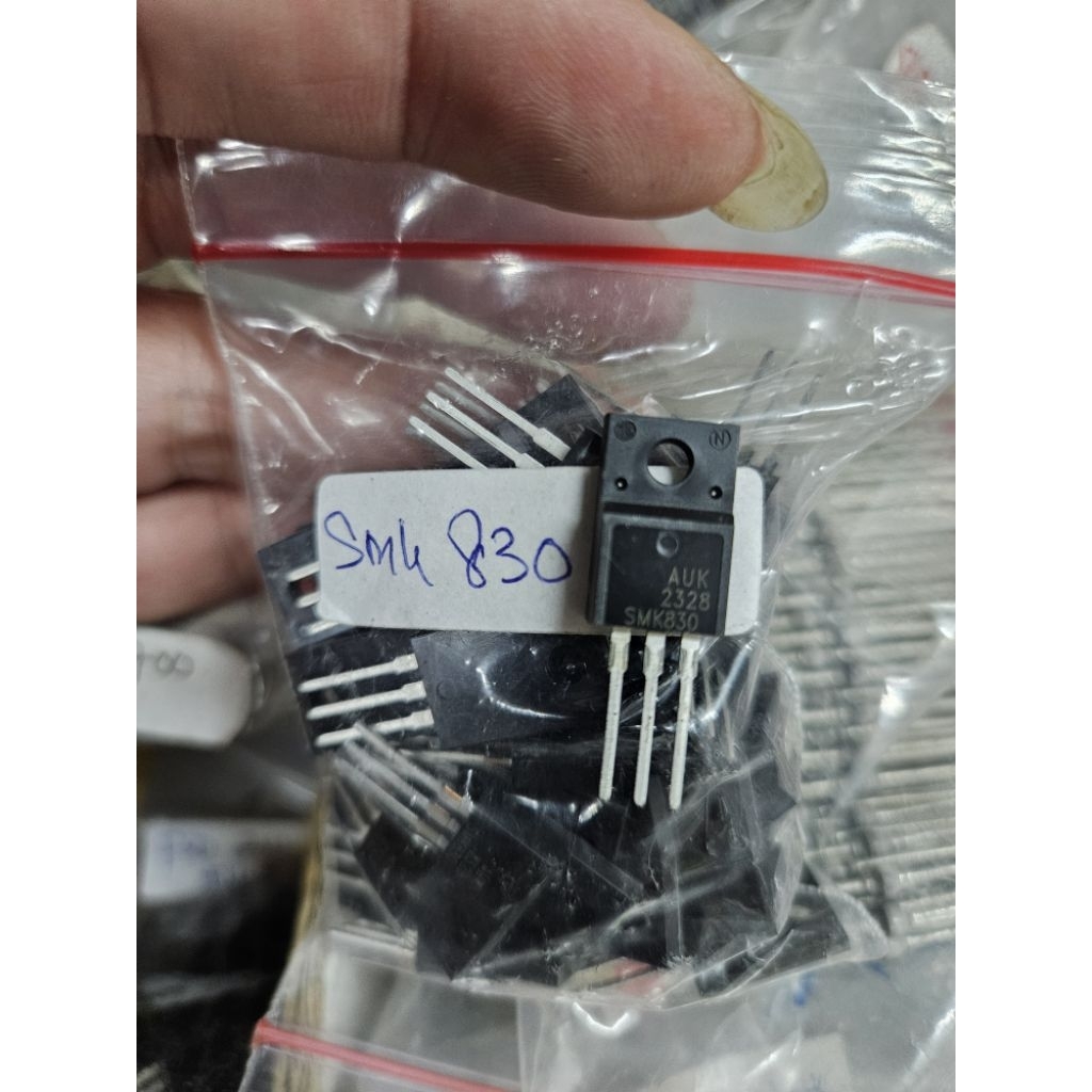 mosfet SMK 830 3pin SMK830