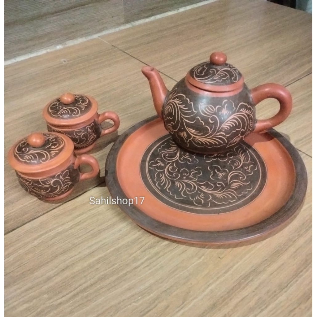 Poci Tanah Liat Set Batik Cangkir 2