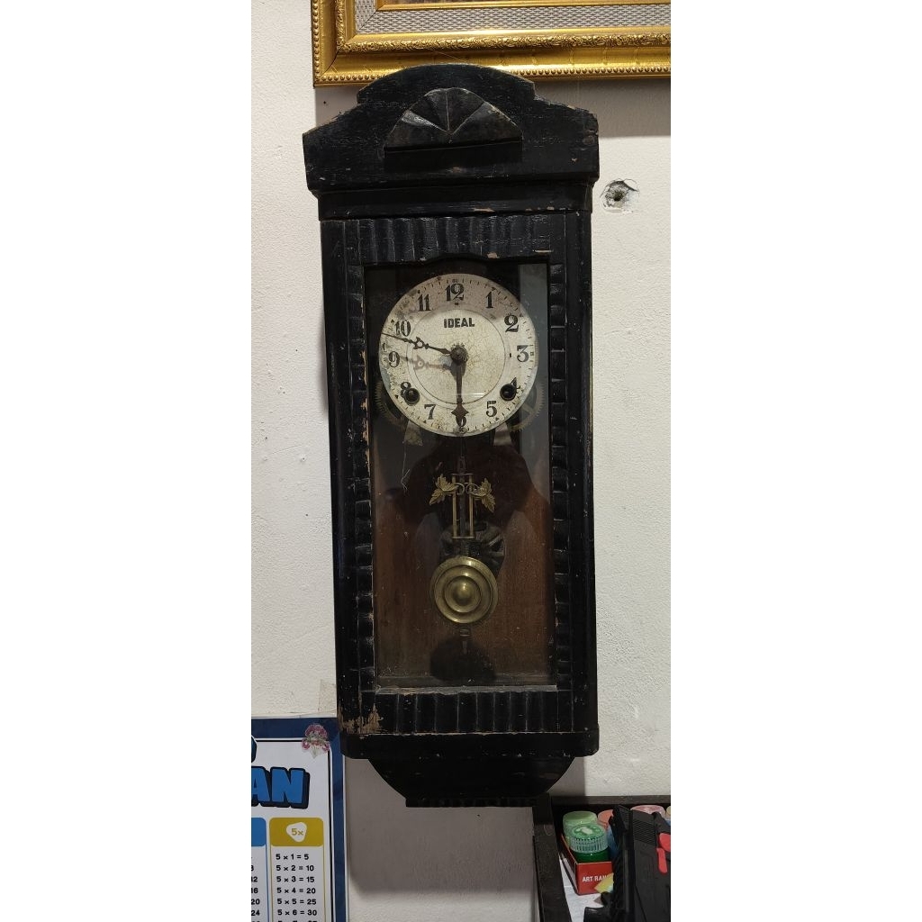 jam bandul antik klasik