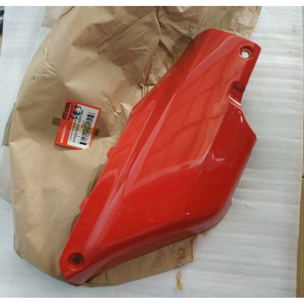 cover side Honda Supra x100 x xx v tutup aki accu Honda Supra x 100 merah original 83500-KEV-900FMK