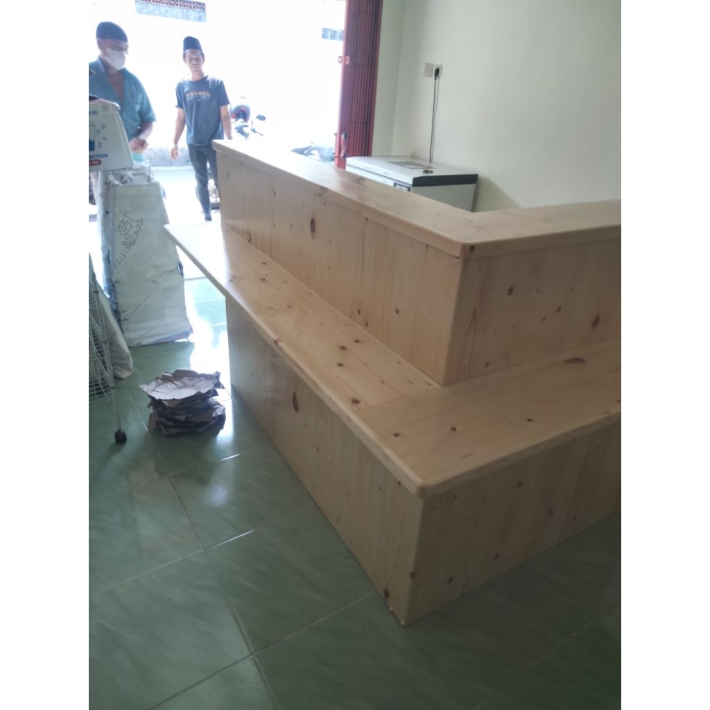 meja kasir bahan kayu jati Belanda
