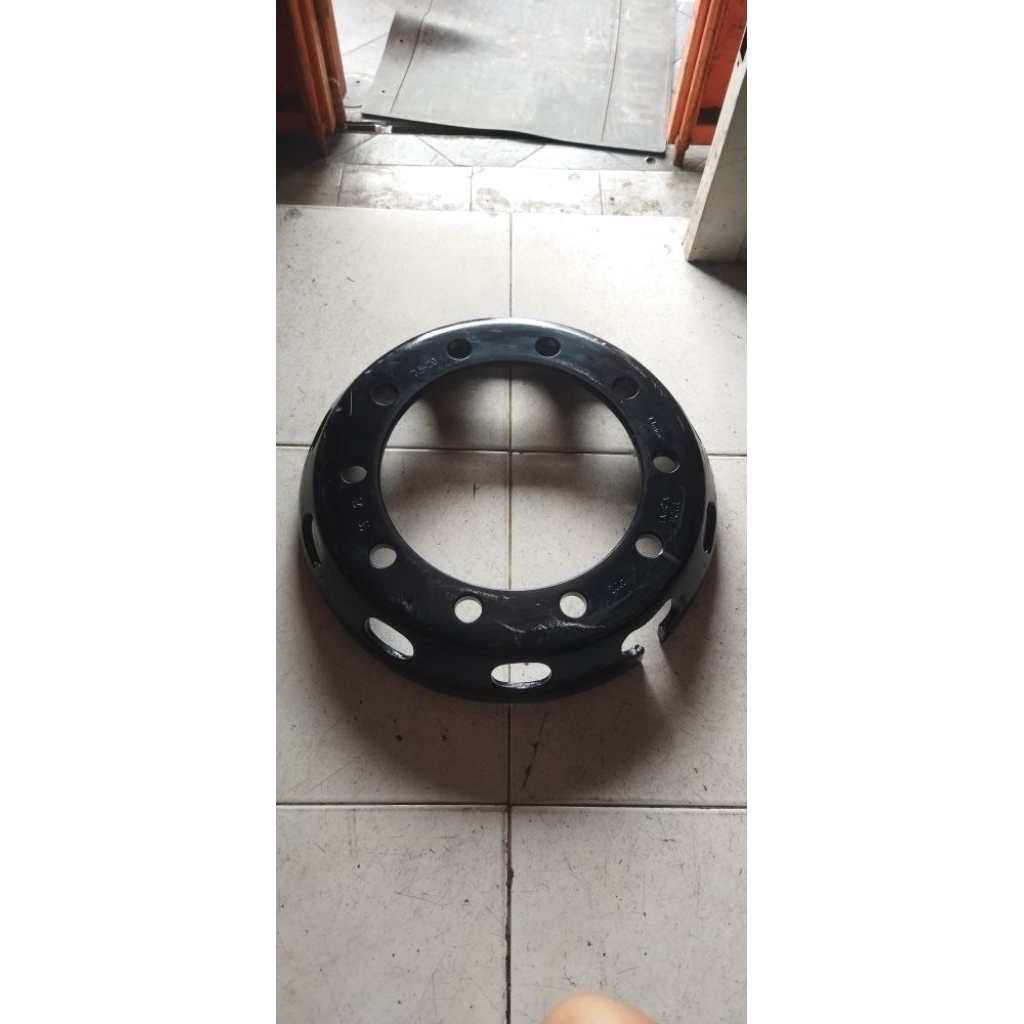Topi velg / daun velg / mangkok velg Lobang 10 Fuso, Hino, Giga, Trailer