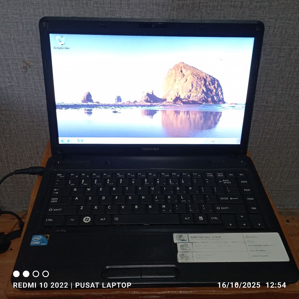 Laptop Toshiba Satellite C640 windows 7 Prosesor i3 Ram2gb DDR3 HDD320GB Normal tested siap pakai , 