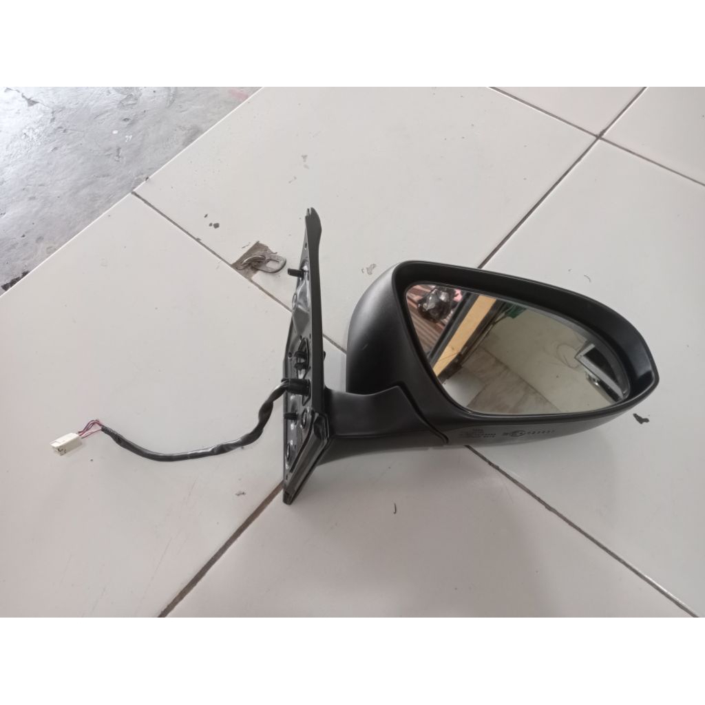 SPION SIGRA /CALYA RH/KANAN ELEKTRIK KACA