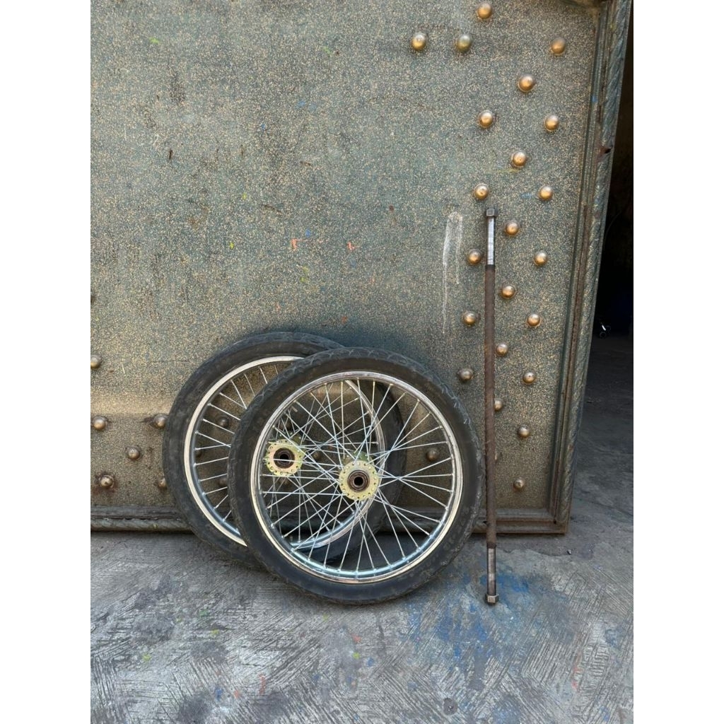 Roda Gerobak Jari Motor Ring 18 (Sepasang Roda & As)