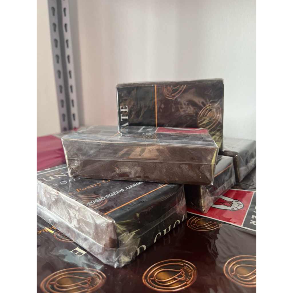TULIP DARK CHOCOLATE COMPOUND REPACK 250 GR / DCC TULIP REPACK 250 gr