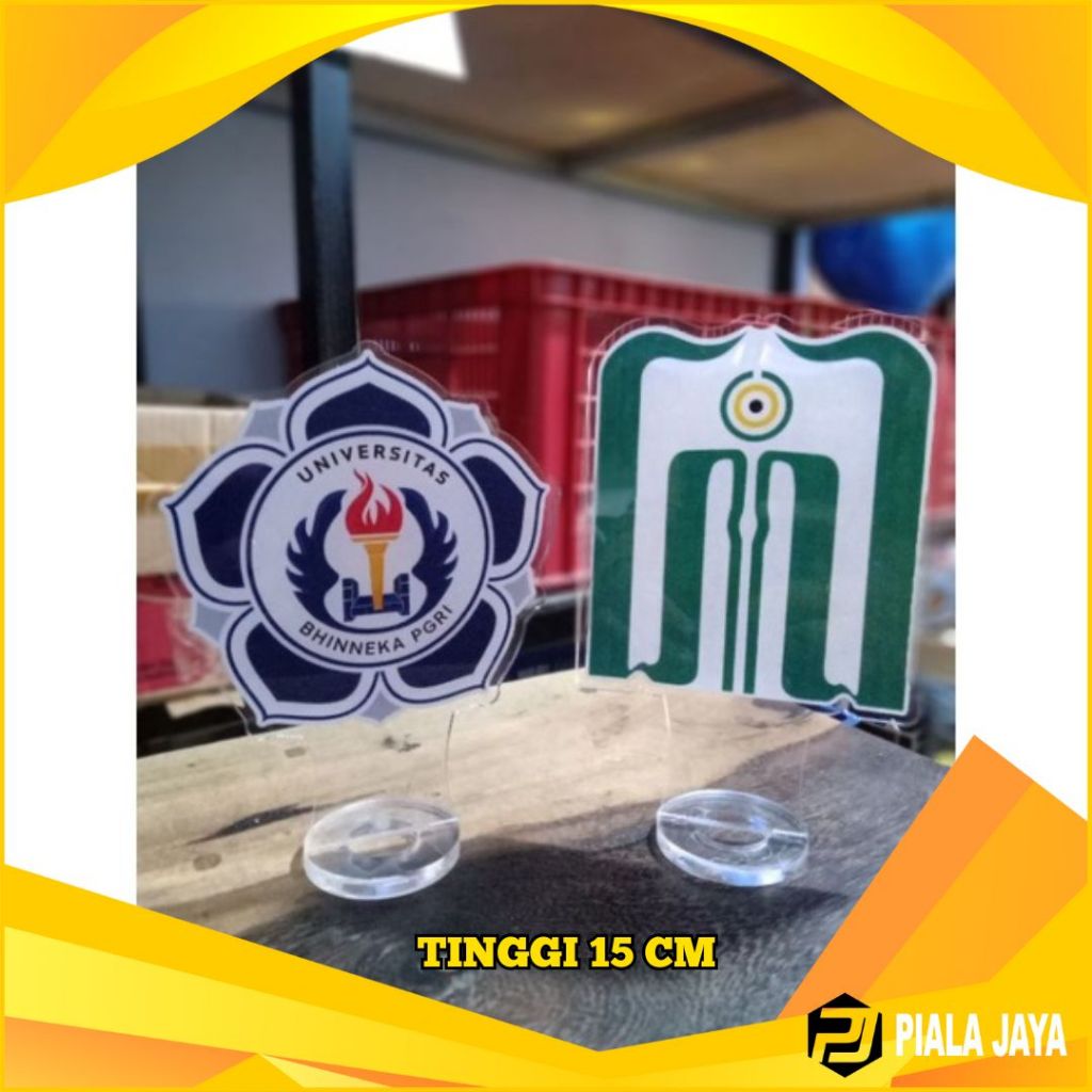 FIGUR AKRILIK UNTUK ATASAN PIALA