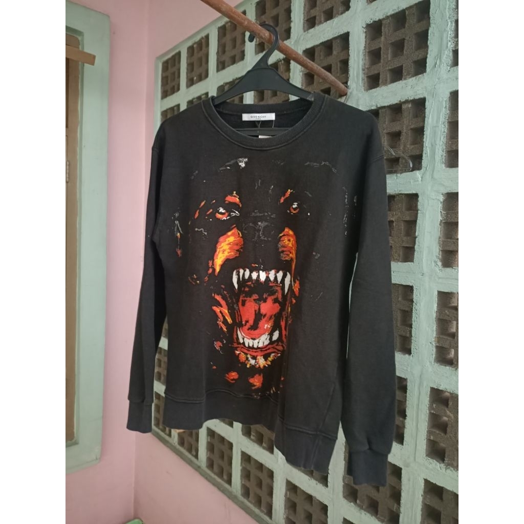 CREWNECK SWEATSHIRT GIVENCHY ROTTWEILER CREWNECK TSHIRT HITAM SECOND JAKET PRIA
