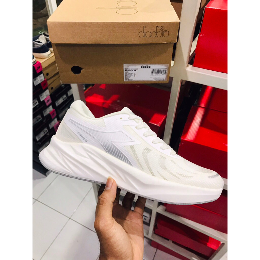 BIG SALE DIADORA MANUELA PUTIH [DIAX4599765W] ORIGINAL SEPATU PRIA/RUNNING/LARI/SNEAKERS