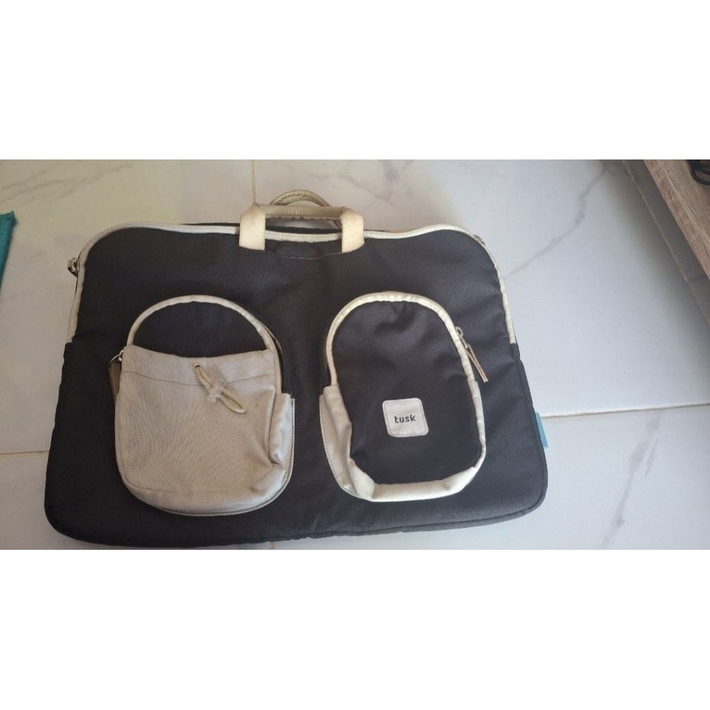 Tas Laptop 15 inch  merk Tusk