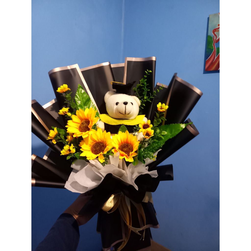 BUKET BONEKA WISUDA / BUKET WISUDA BUNGA ARTIFICIAL / HADIAH WISUDA/ KADO COWOK & CEWEK / GRADUATION