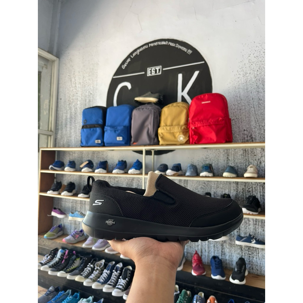 Skechers GO WALK MAX-CLINCHED Black