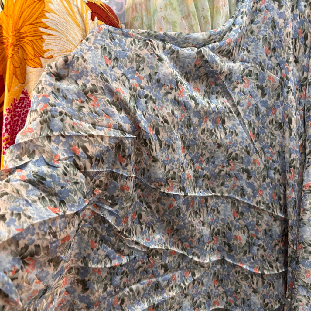 Kain Shiffon Sutra Premium Motif Bunga – Kain Transparan Lembut untuk Gaun dan Outer”Frds