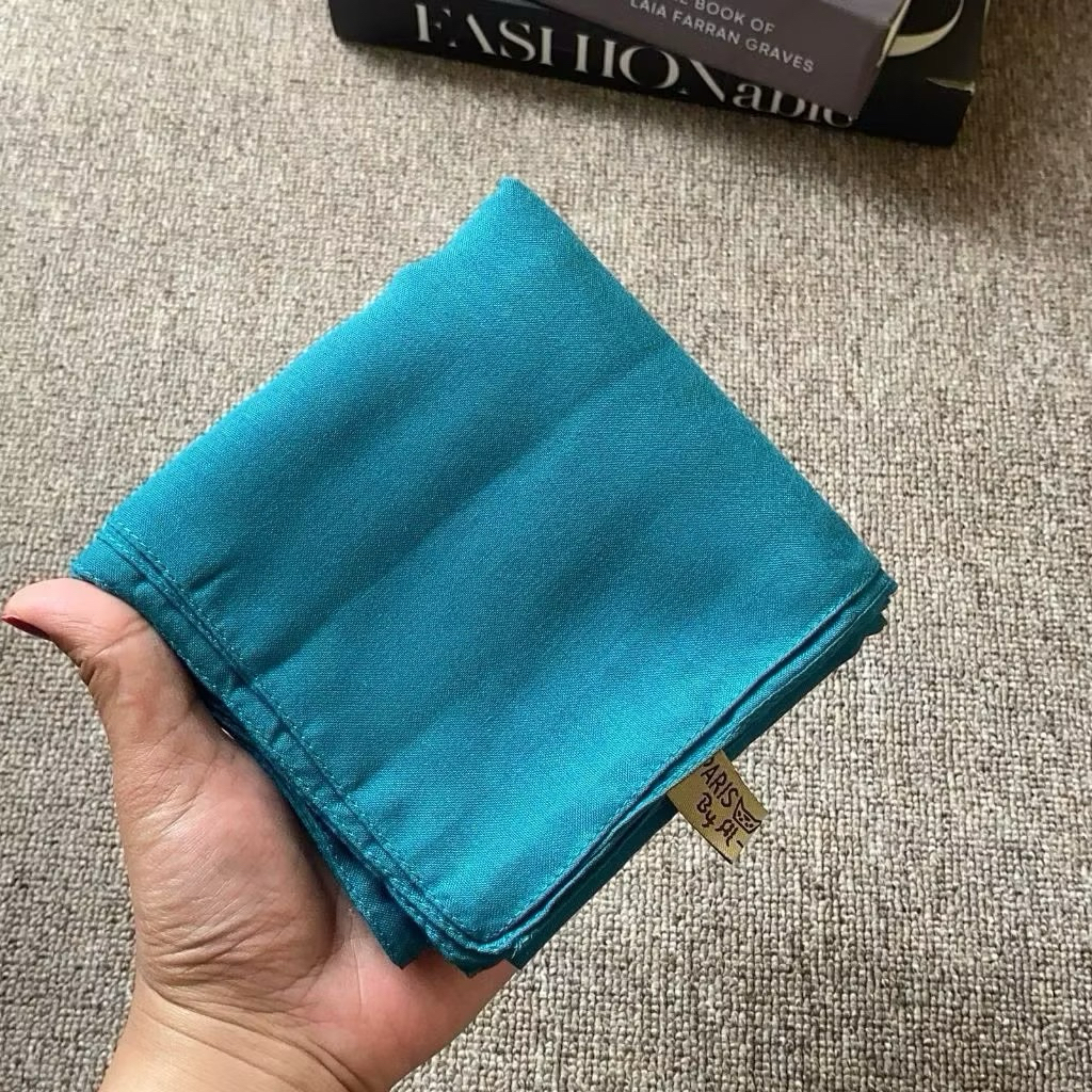 Hijab Segiempat Paris Premium Biru tosca Jahit Tepi
