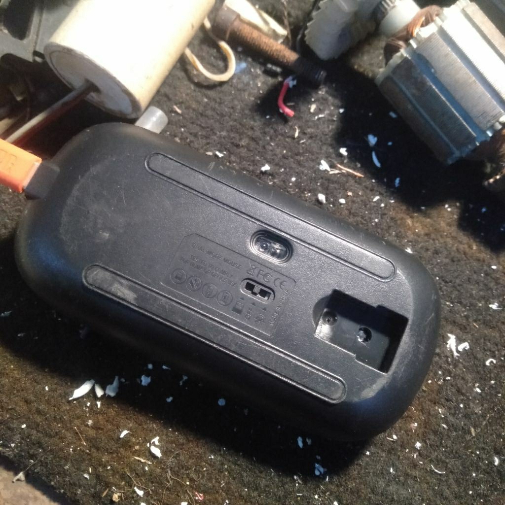 Mouse wireless Konek bluetooth bekas