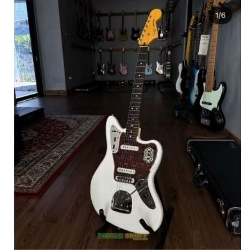 squier jaguar white