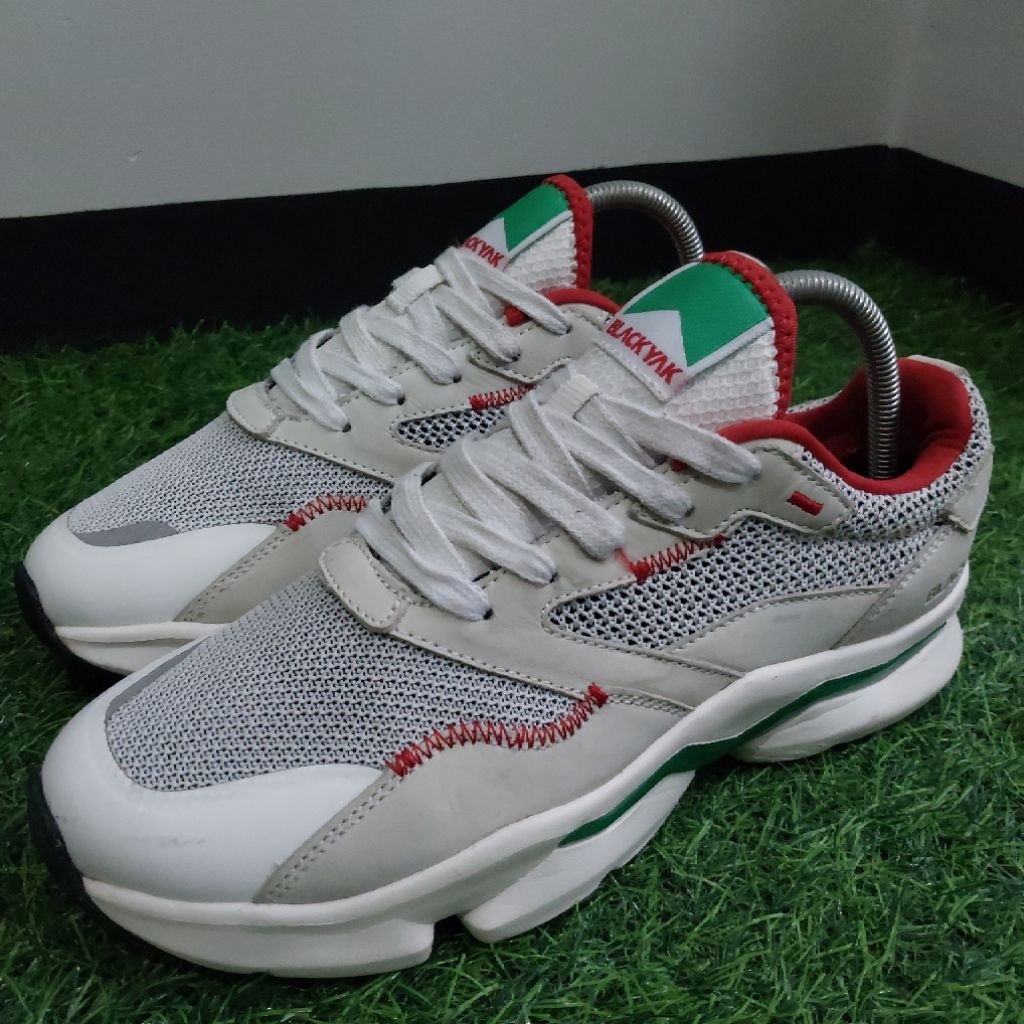 Sepatu BLACKYAK Cool Breathe