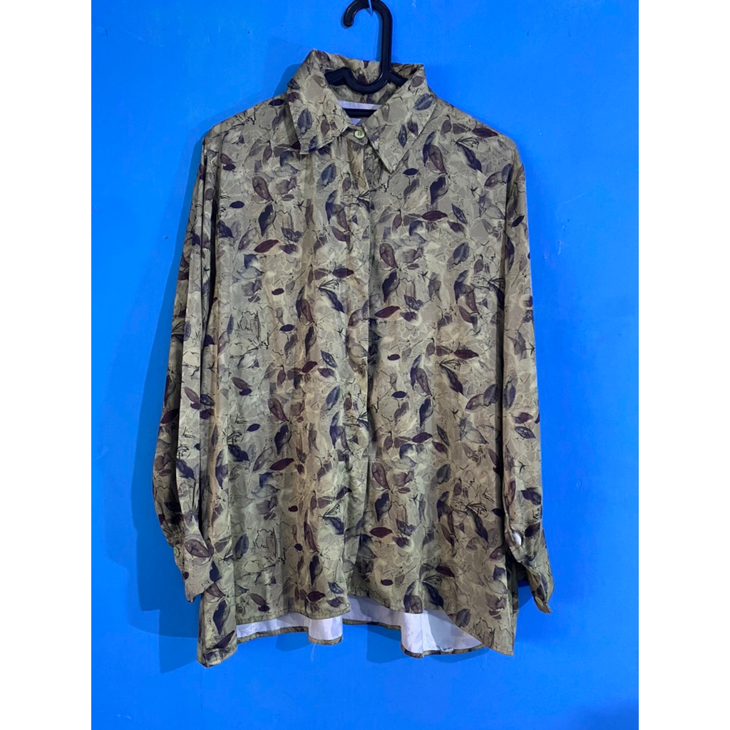 atasan wanita kemeja satin preloved