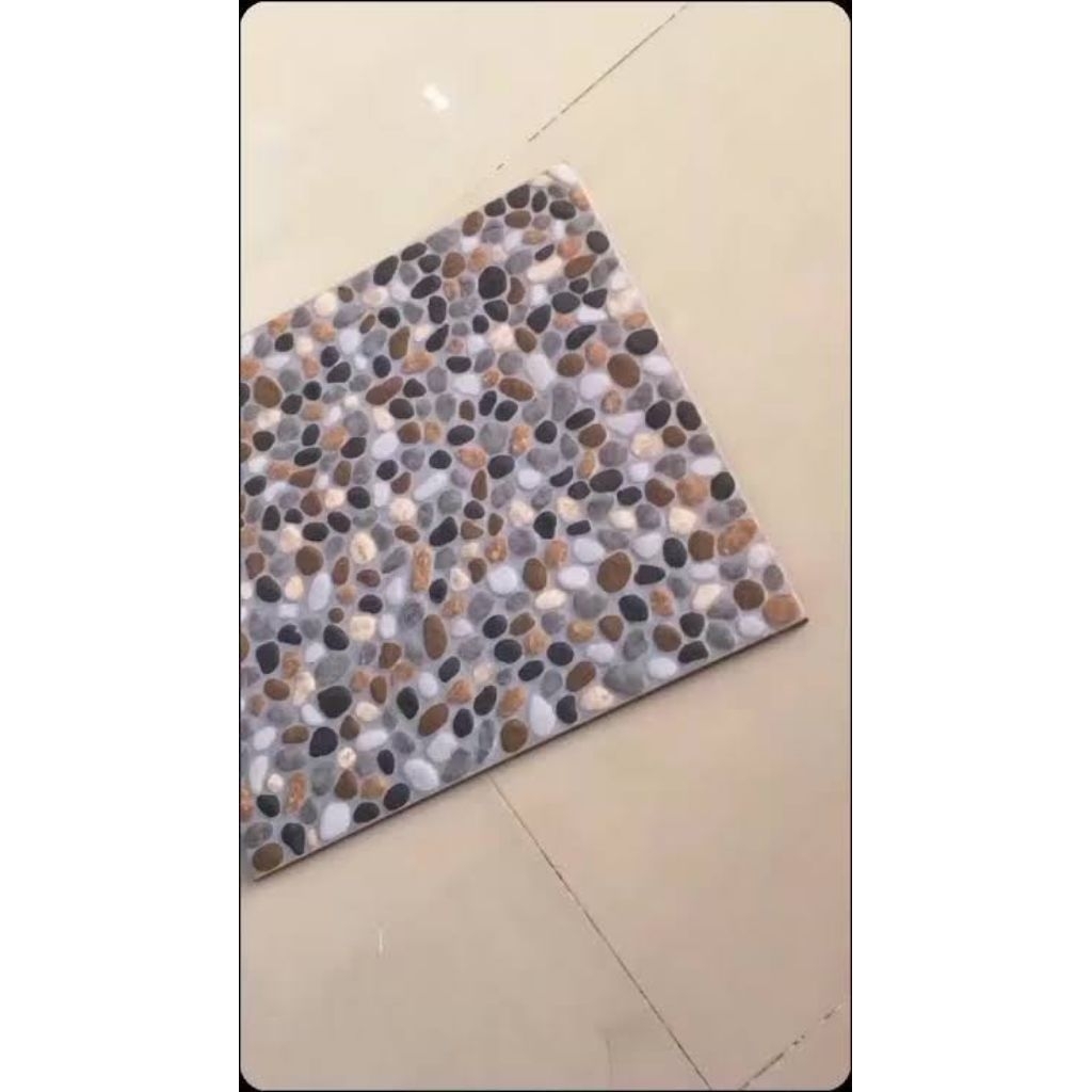 Keramik kamar mandi motif batu kasar