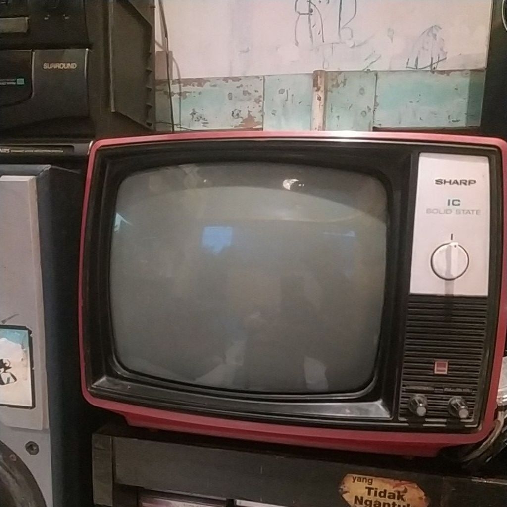 TV Sharp IC Solid State 14inch