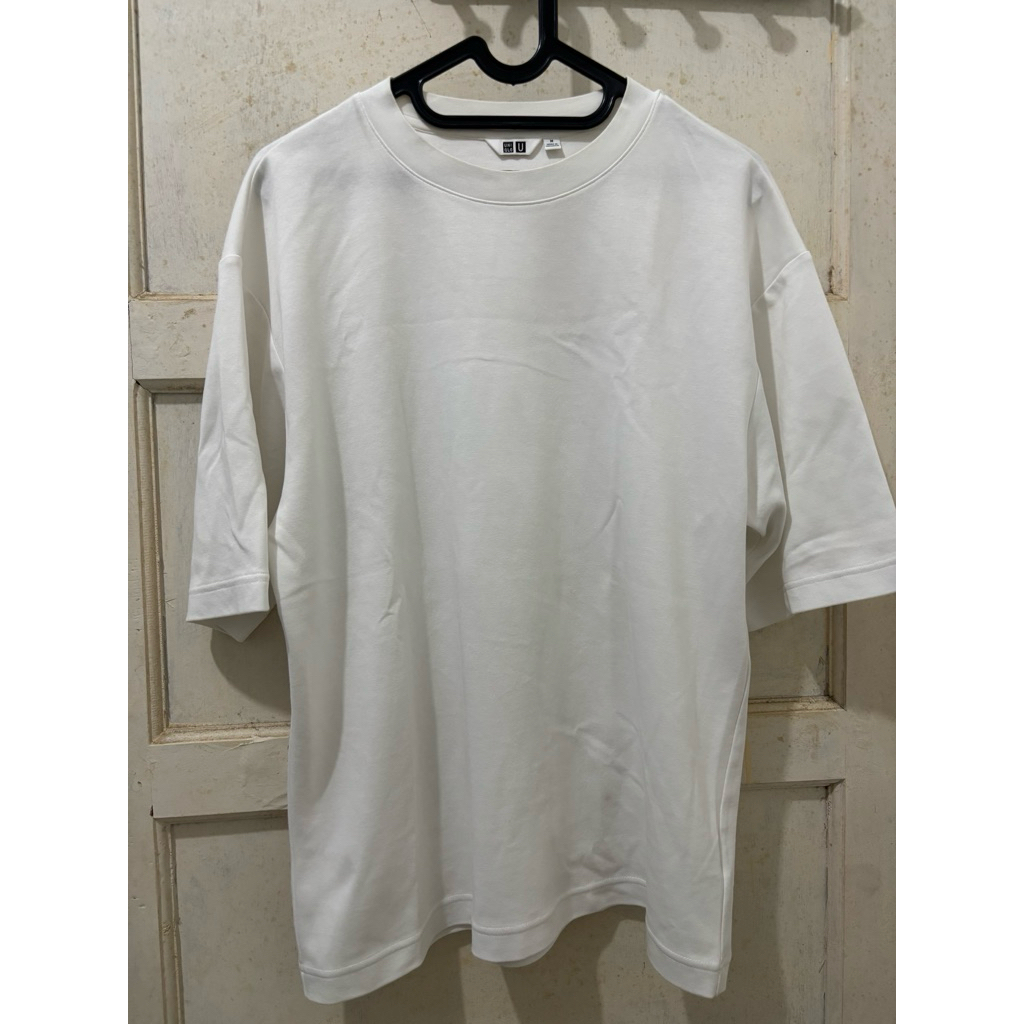 KAOS OVERSIZE UNIQLO