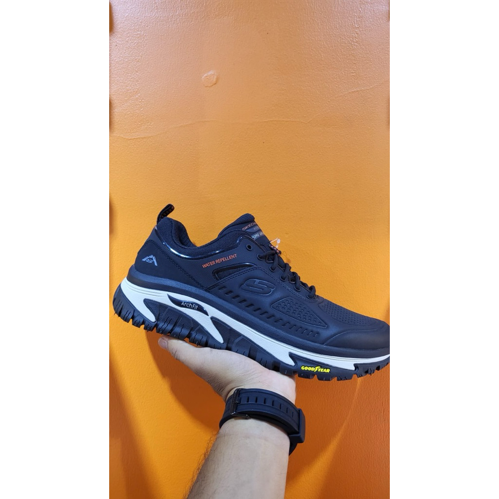 Skechers arch fit road walker